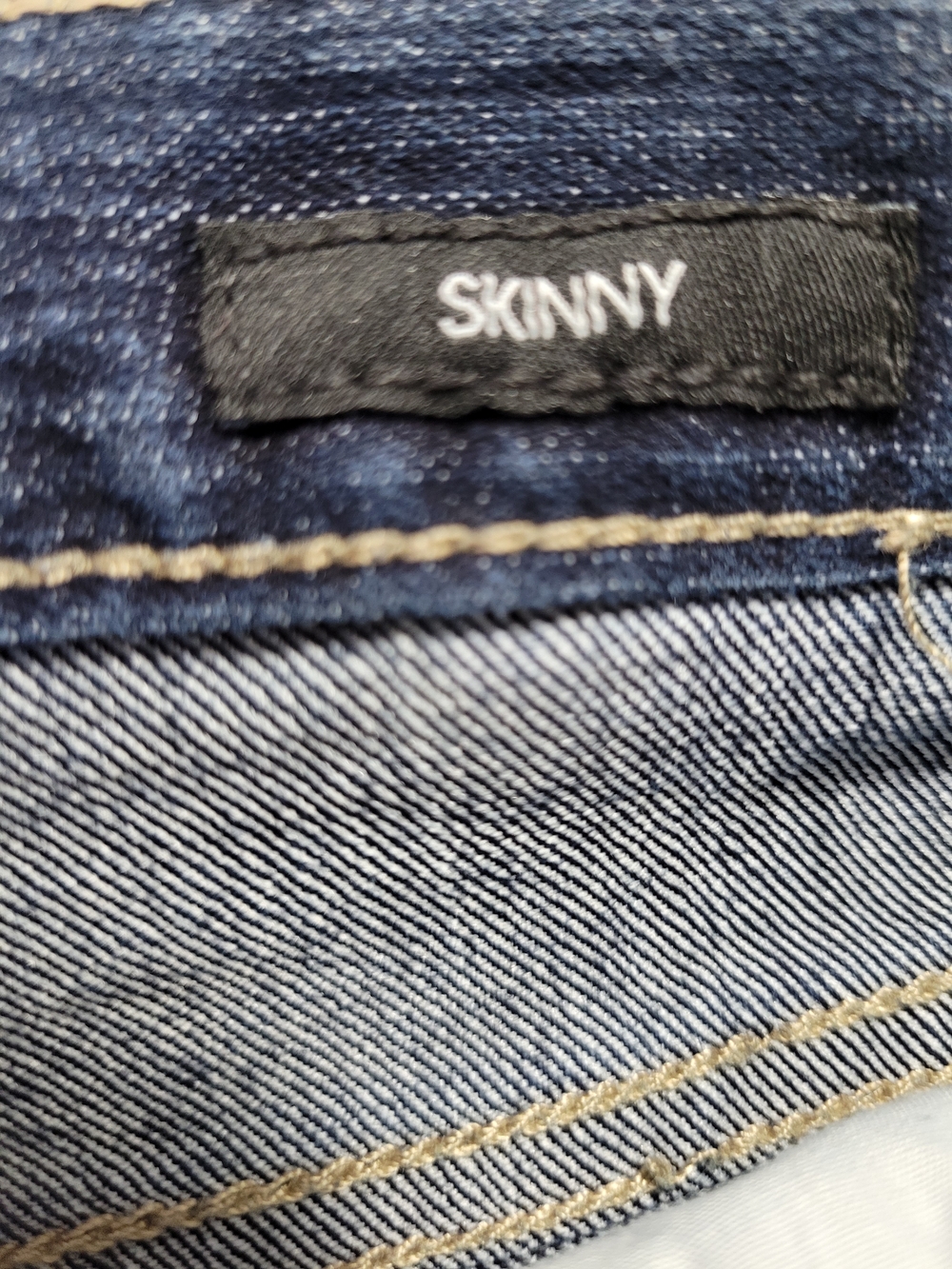 Calvin Klein Skinny Women's- 30x10 - Picture 8 of 9
